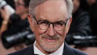 Serie dinosauri netflix spielberg data di uscita ufficiale