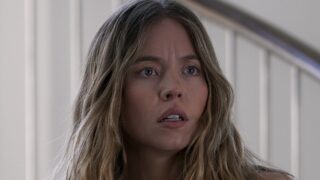 Sydney sweeney interpreta il ruolo di kim novak in scandalous emula scarlett johansson