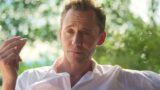 Tom hiddleston torna con un thriller di spionaggio di successo che segna un record della bbc dopo un ritorno atteso di dieci anni