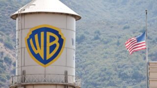 Paramount e warner bros accordo confermato con data di chiusura prevista