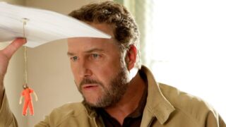 Prime video  thriller poliziesco in otto puntate adatta una serie di libri seminali che ha ispirato csi