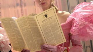Bridgerton 5 chi è la nuova lady whistledown le ipotesi più quotate