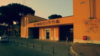Cinecittà indagine sui finanziamenti pubblici al cinema e blitz della guardia di finanza negli studi