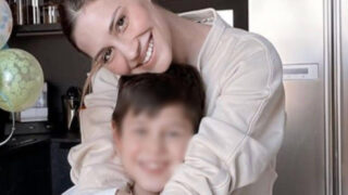 Beatrice valli malore per il figlio influencer ancora sotto shock