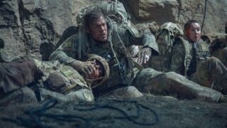War machine recensione: il clone predatore di alan ritchson era quasi perfetto