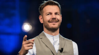 Alessandro Cattelan ad Amici, cosa farà e perché è una svolta