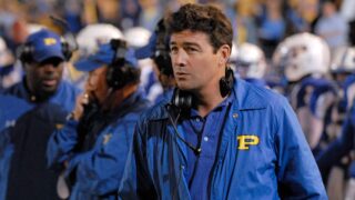 Kyle chandler serie sportiva in cinque episodi quasi capolavoro da 10 su 10