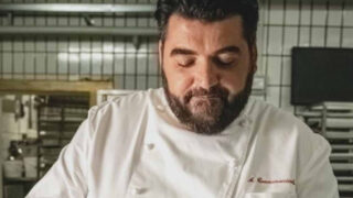 Lutto per antonino cannavacciuolo: l’emozionante addio in pubblico che commuove tutti