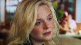Elle fanning minacciata dalla famiglia violenta del fidanzato anticipazioni del trailer di rosebush pruning