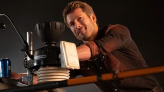 Jurassic world su netflix la serie in 5 puntate con glen powell la soluzione del franchise