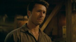 Jurassic Park serie Netflix in 5 parti con Glen Powell record di franchise