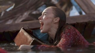 Squali attaccano una piccola città dopo un incidente con un camion di carne nel  trailer thrash netflix