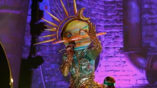 Galaxy girl indizio della notte ozzfest del masked singer quasi conferma la sua identità