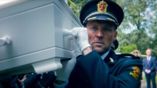 Serie crime netflix basata su romanzi bestseller: esordio con voto perfetto su rotten tomatoes