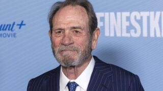 Ethan hawke nella serie crime aggiunge tommy lee jones per la stagione 2 con punteggio rotten tomatoes quasi perfetto