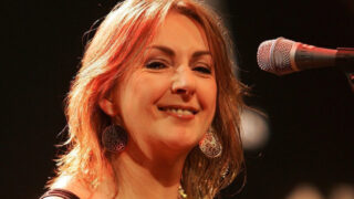 Addio a una grande artista: morta la cantante e sorella della famosissima, annuncio della famiglia