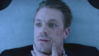 Joel kinnaman netflix: thriller crime ricapitola il trend cyberpunk poco riuscito