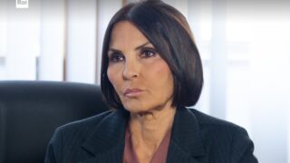Un posto al sole anticipazioni dal 4 all 8 maggio 2026 Marina inquieta per il tempo che Roberto e Greta passano insieme