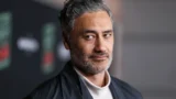 Willy wonka torna su netflix: taika waititi protagonista del  remake animato, uscita nel 2027