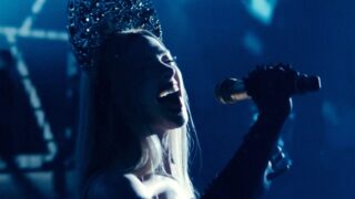 Mother mary red dress e finale spiegati da david lowery