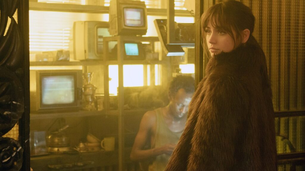 Apple TV cyberpunk serie ispirata ai grandi romanzi con atmosfera blade runner e matrix