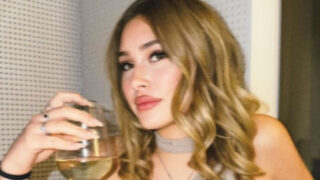 Bellezza disarmante figlia vip conquista gli italiani con fascino e eleganza dallinfanzia a oggi