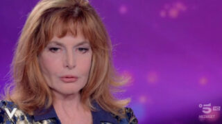 Giuliana De Sio racconta: a 12 anni stavo per morire, volevo farmi notare erano parole di mia madre