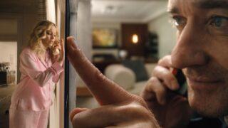 Miniature wife review la commedia sci-fi di elizabeth banks e matthew macfadyen che sembra familiare