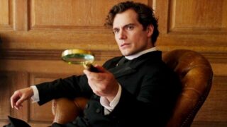Sherlock holmes di henry cavill torna in nuove immagini per netflix mistero in tre puntate