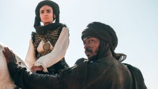 Desert warrior recensione: il film che prova troppo a essere cool e a volte inciampa