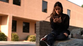 Jenna ortega film drammatico quasi perfetto: perché sta spopolando su streaming negli stati uniti