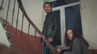 La forza di una donna anticipazioni 20 aprile: Arif riprende la pistola di Sarp