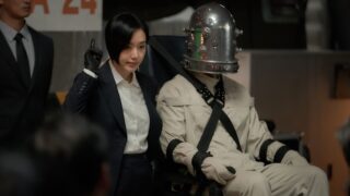 Serie thriller sci-fi di netflix 6 ore con voto perfetto 100 su rotten tomatoes alien meets the thing