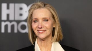 Insulti alle attrici e allusioni sessuali: lisa kudrow svela il dietro le quinte shock di friends
