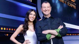 Incidente in studio a the cage: attimi di paura per amadeus e reazione del conduttore