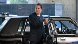Netflix crime thriller in 4 episodi batte the lincoln lawyer: la differenza chiave