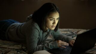 The Night Agent: come la serie Netflix supera il libro e prepara le stagioni 2 e 3