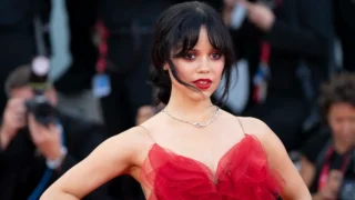 Jenna Ortega protagonista del  film post-apocalittico di Leos Carax: riprese nel 2027