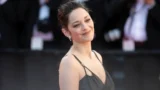 Marion cotillard percorre la montées des marches a cannes 79: cosa è successo