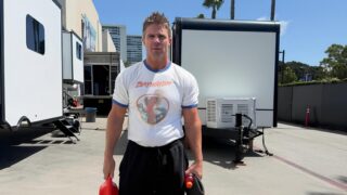 Baywatch il protagonista del reboot è il figlio di mitch buchannon