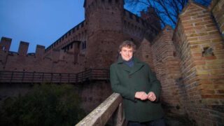 Ulisse il piacere della scoperta supera il 17% di share mentre I Cesaroni scendono al 13% secondo Auditel del 18 maggio 2026