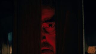 Netflix serie sci-fi duffer brothers 8 episodi con 95% voto rottentomatoes e confronto con stranger things stagione 5