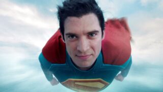 Superman  costume 2026 dc officialmente svela la tuta per il ritorno di man of steel