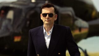 David Tennant rivals stagione 2 esordisce con un raro punteggio Rotten Tomatoes