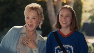 Hacks season 5: cosa hanno ottenuto deborah e ava grazie ai loro fan
