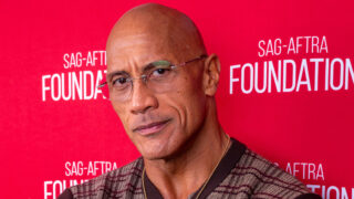 Dwayne Johnson porta la gonna: difende il look e risponde alle critiche FOTO