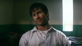 Glen powell netflix serie jurassic park: il futuro film perfetto che promette