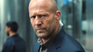 Jason statham lotta per la sopravvivenza su una nave cargo in un  thriller d azione