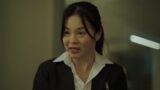 Kelly marie tran scopre una truffa artistica nel film forge clip