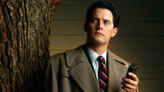 Twin peaks reinventato per una nuova era nella serie detective in 4 parti di netflix